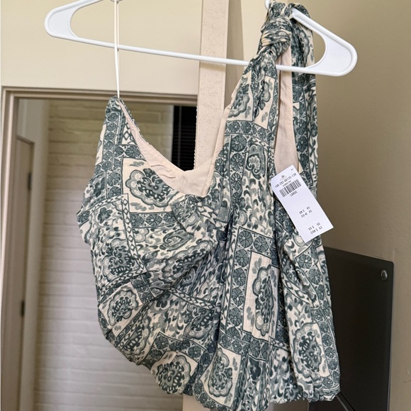 Patterned One-Shoulder Top - Picture 4 of 5